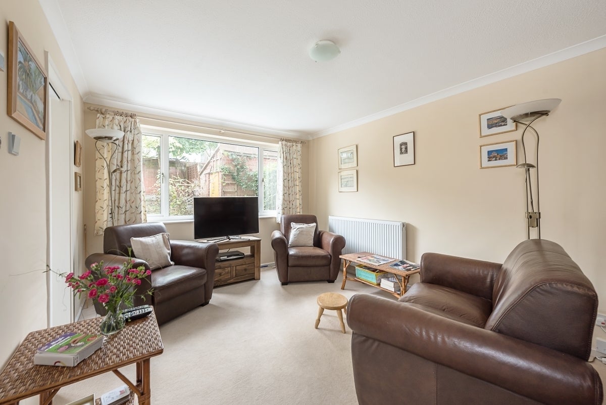 House Myrtleside Close in Greater London