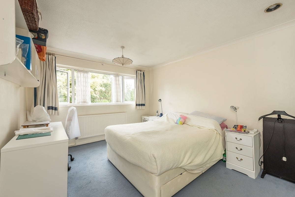 House Myrtleside Close in Greater London