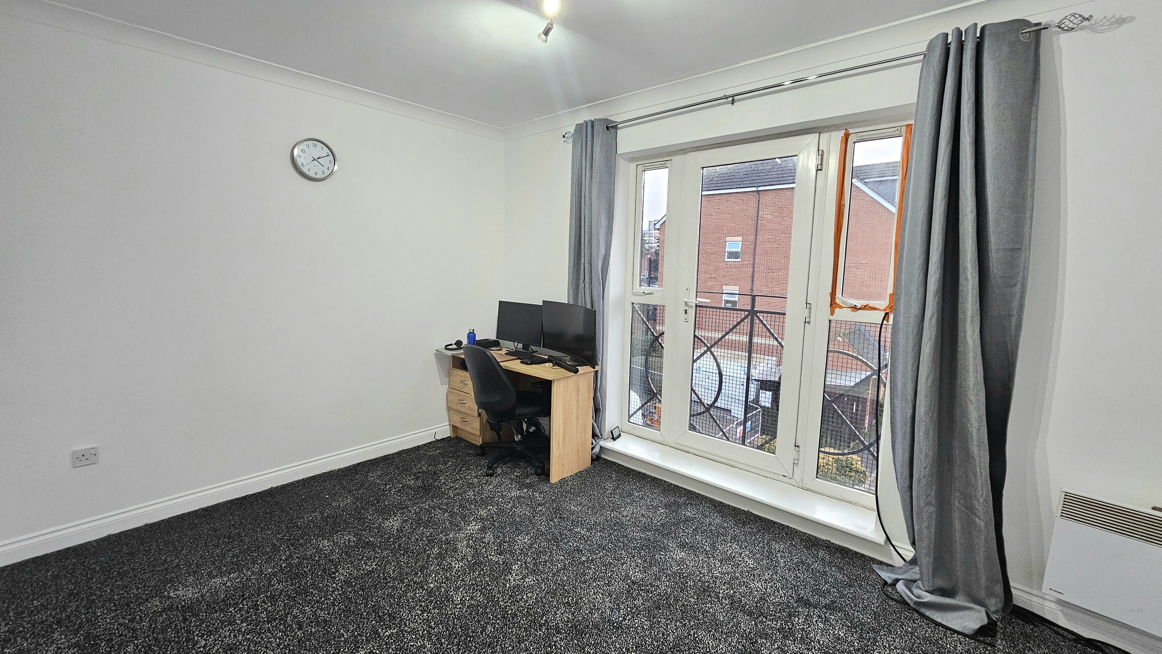 Flat Palgrave Road in Bedford