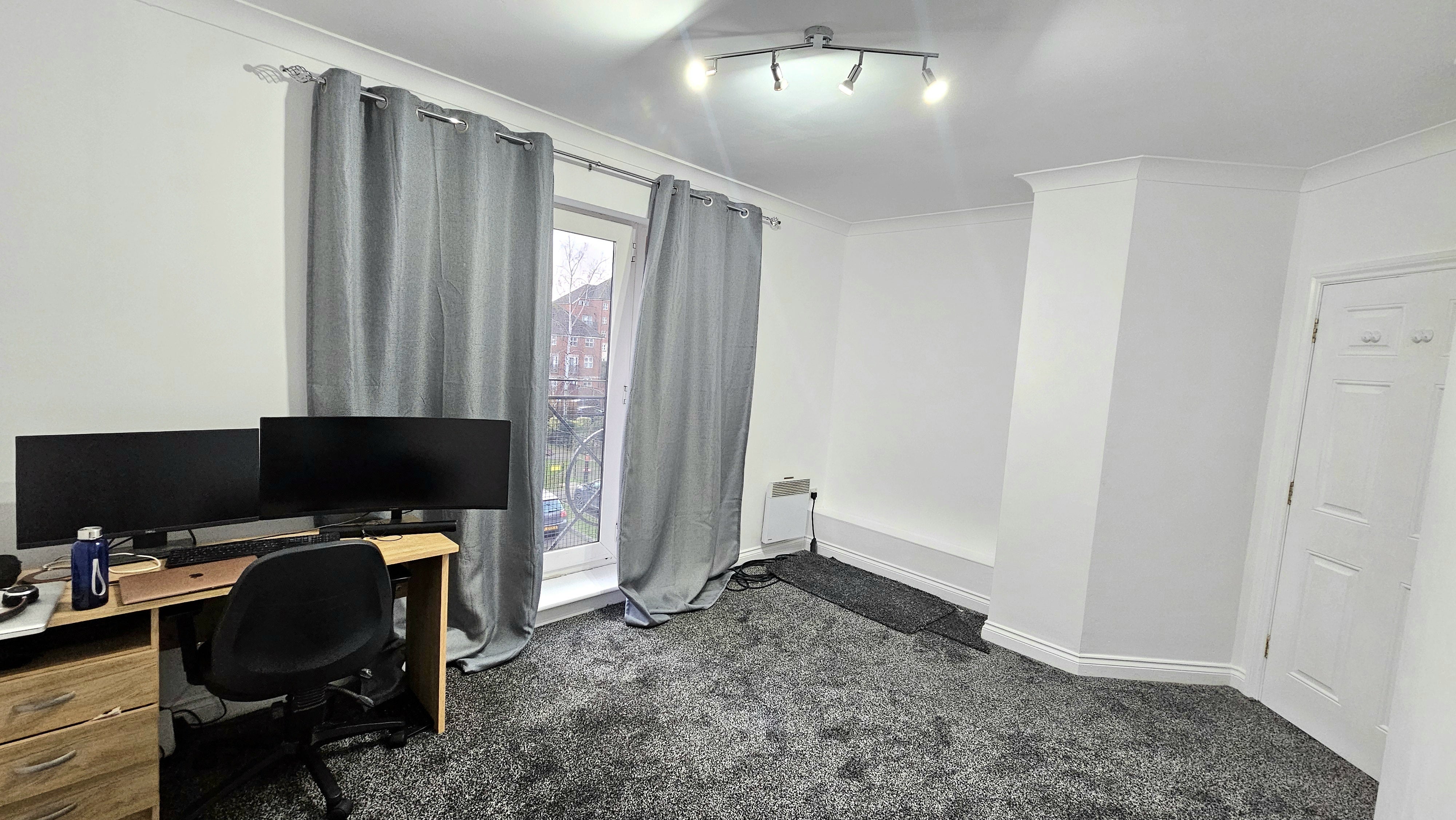 Flat Palgrave Road in Bedford