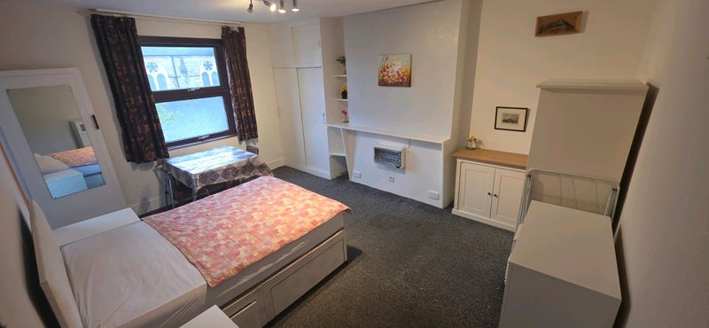 Room Lambert Road in Greater London