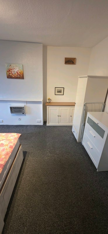 Room Lambert Road in Greater London