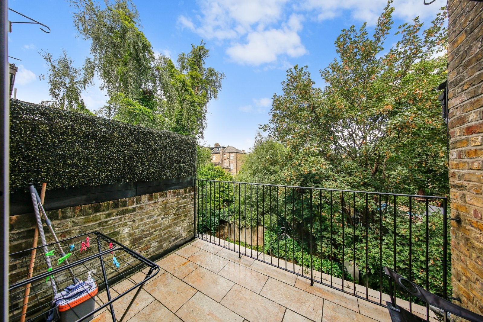 Flat Tufnell Park Road in Greater London