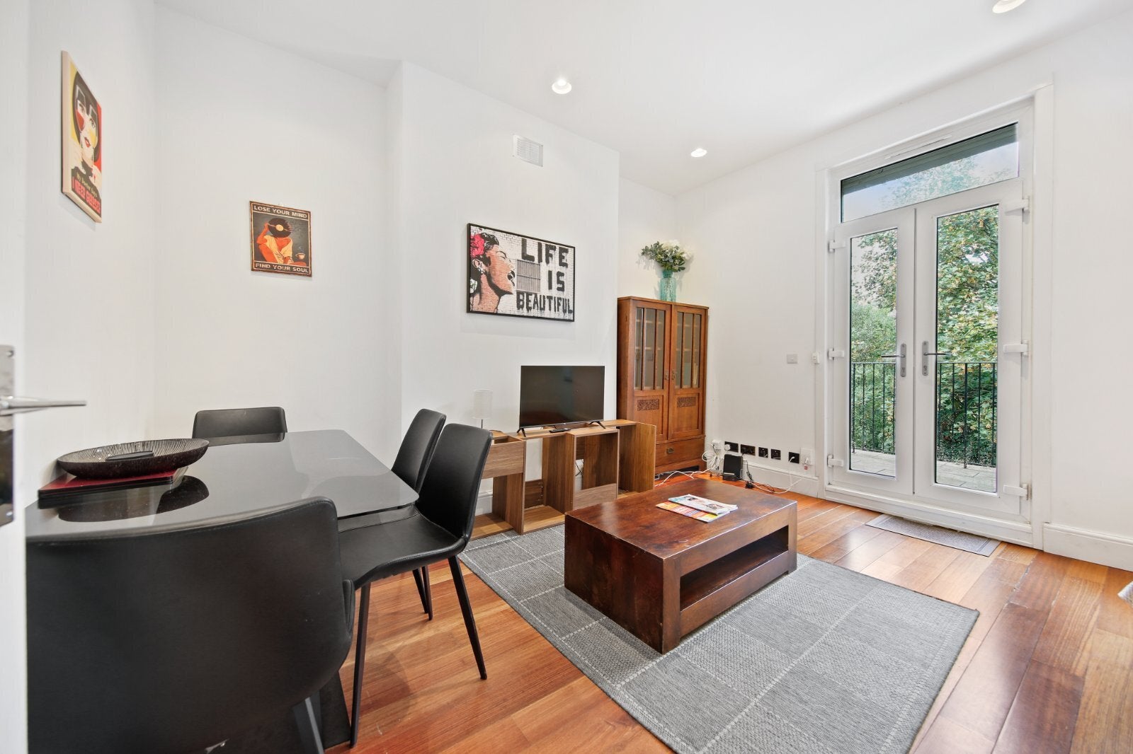 Flat Tufnell Park Road in Greater London