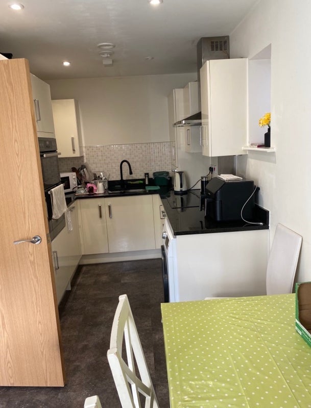 Room Boyn Hill Avenue in Maidenhead