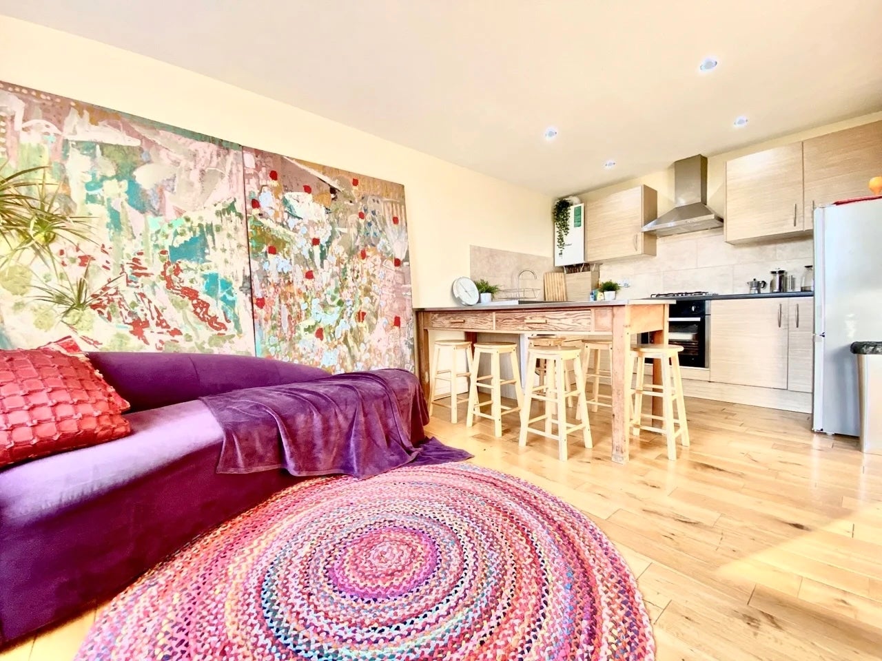 Flat Bay Court in Greater London