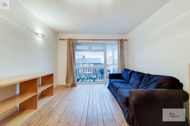 Flat Alexander Court in Van
