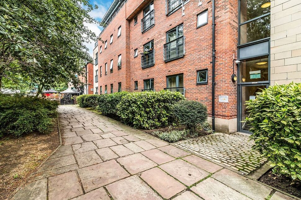 Flat Collier Street in Manchester