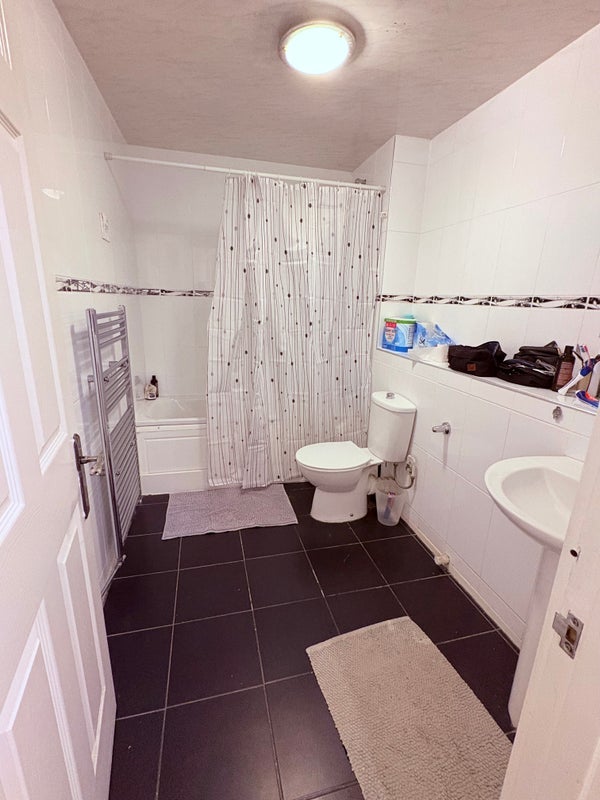 Room Princes Way in Greater London