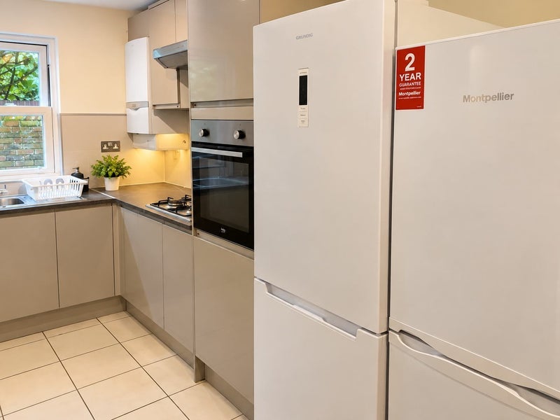 Room Princes Way in Greater London