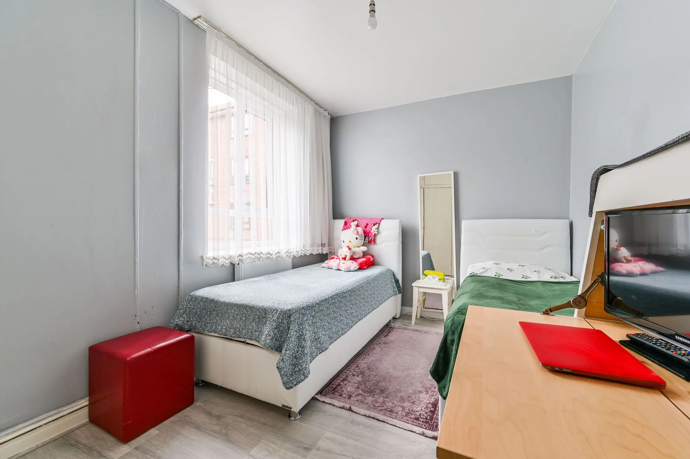 Flat Springfield in Greater London
