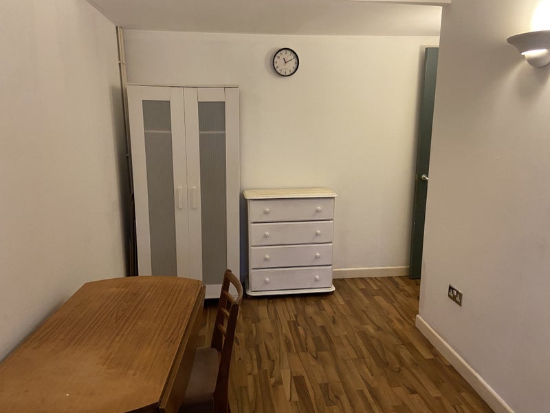 Room Shacklewell Row in Greater London
