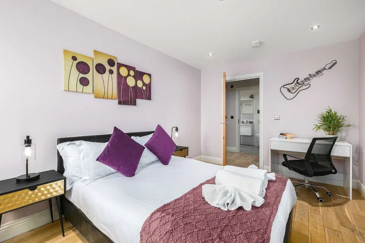 Flat Stanway Street in Greater London