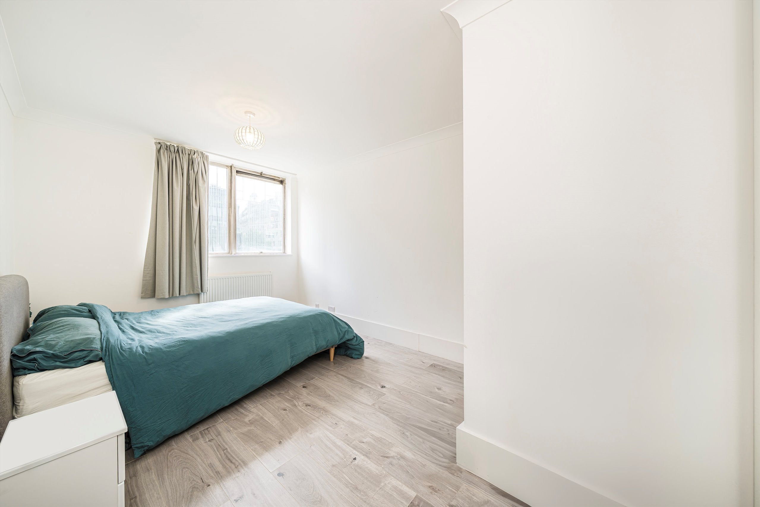 Flat Upper Ground in Greater London
