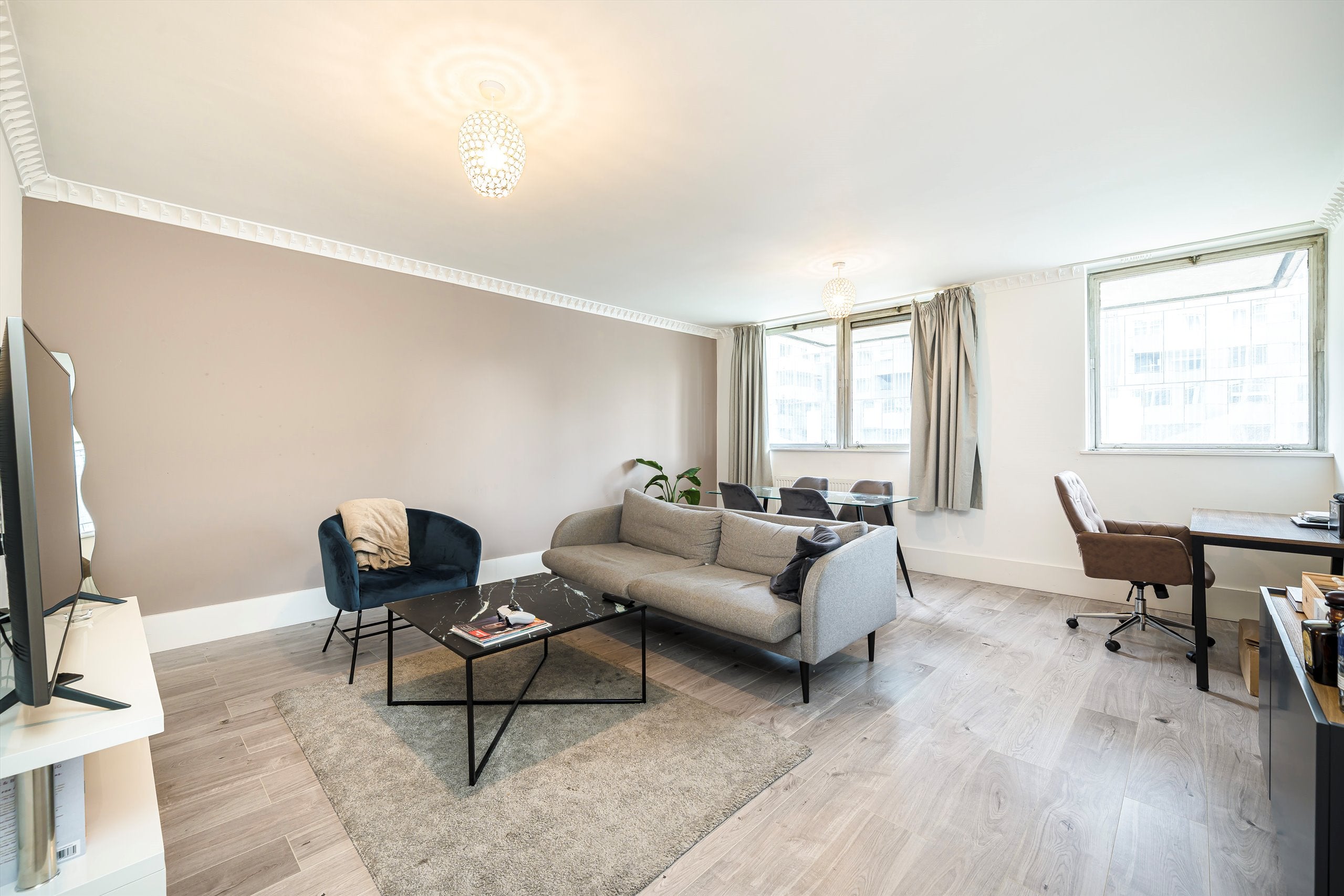 Flat Upper Ground in Greater London