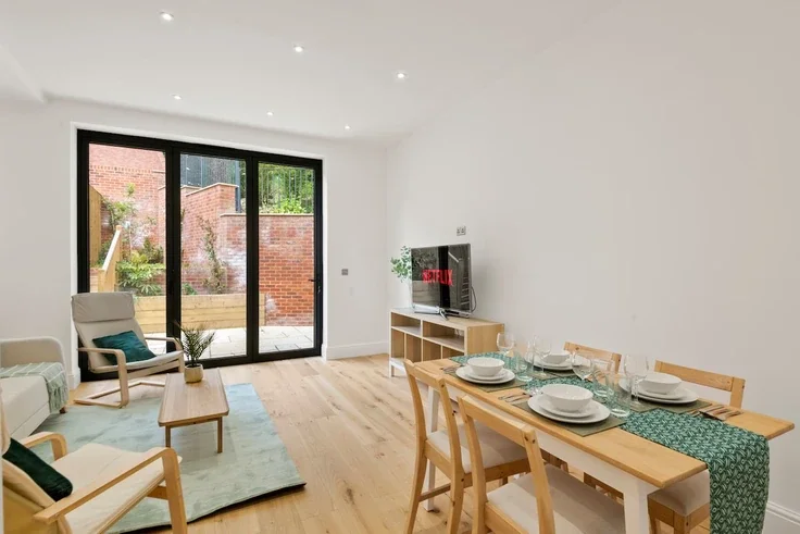 House Field End in Greater London