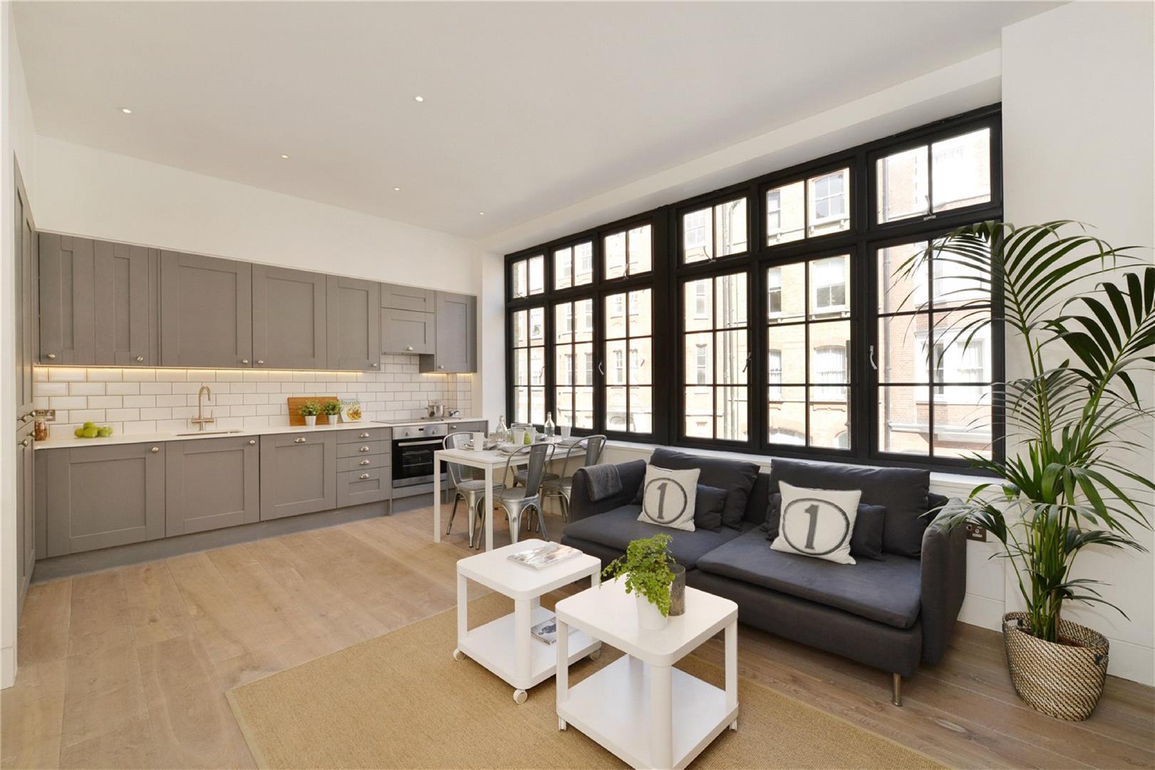 Flat Great Titchfield Street in London
