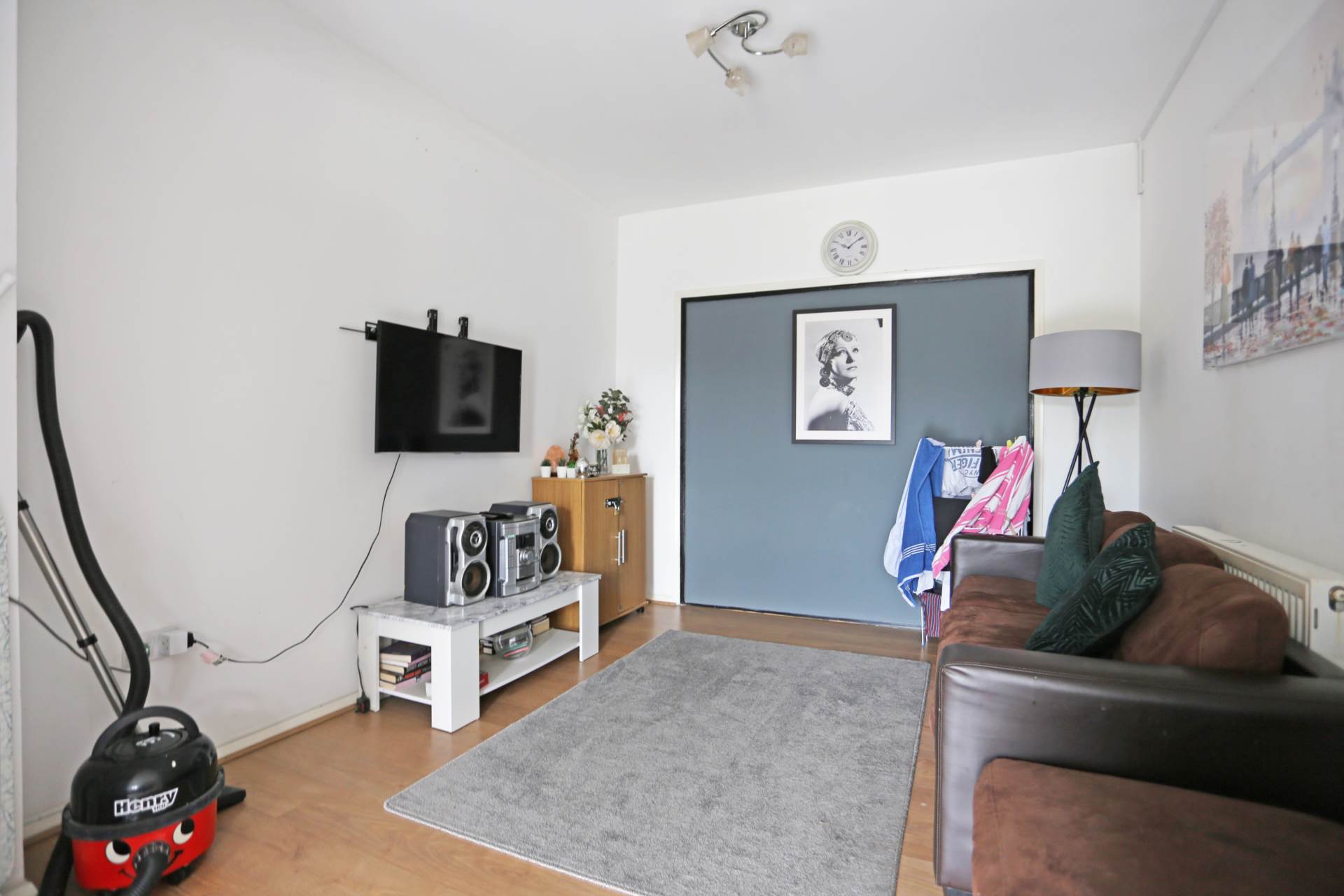 House Freshwell Avenue in Greater London