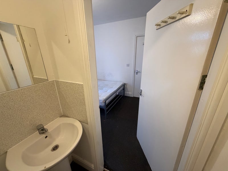 Room Kingsland Road in Wolverhampton