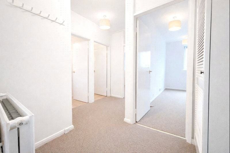 Flat Charlton Road in Greater London
