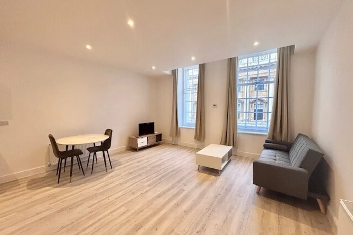 Flat Lowgate in Hull