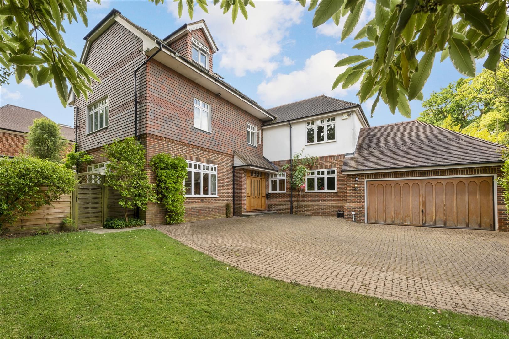 House Bathgate Road in Greater London