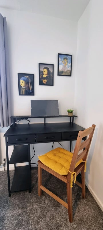 Room Henglers Close in Liverpool