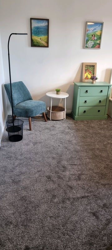 Room Henglers Close in Liverpool