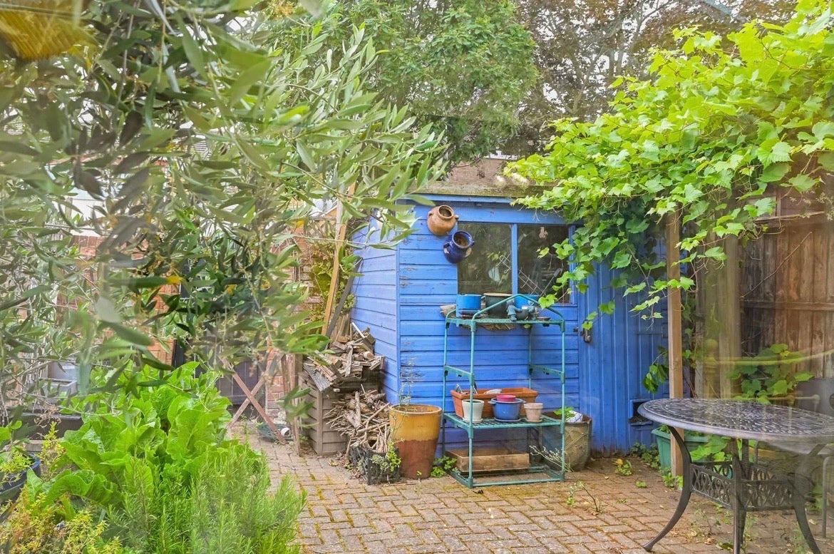 House Sark Walk in Greater London