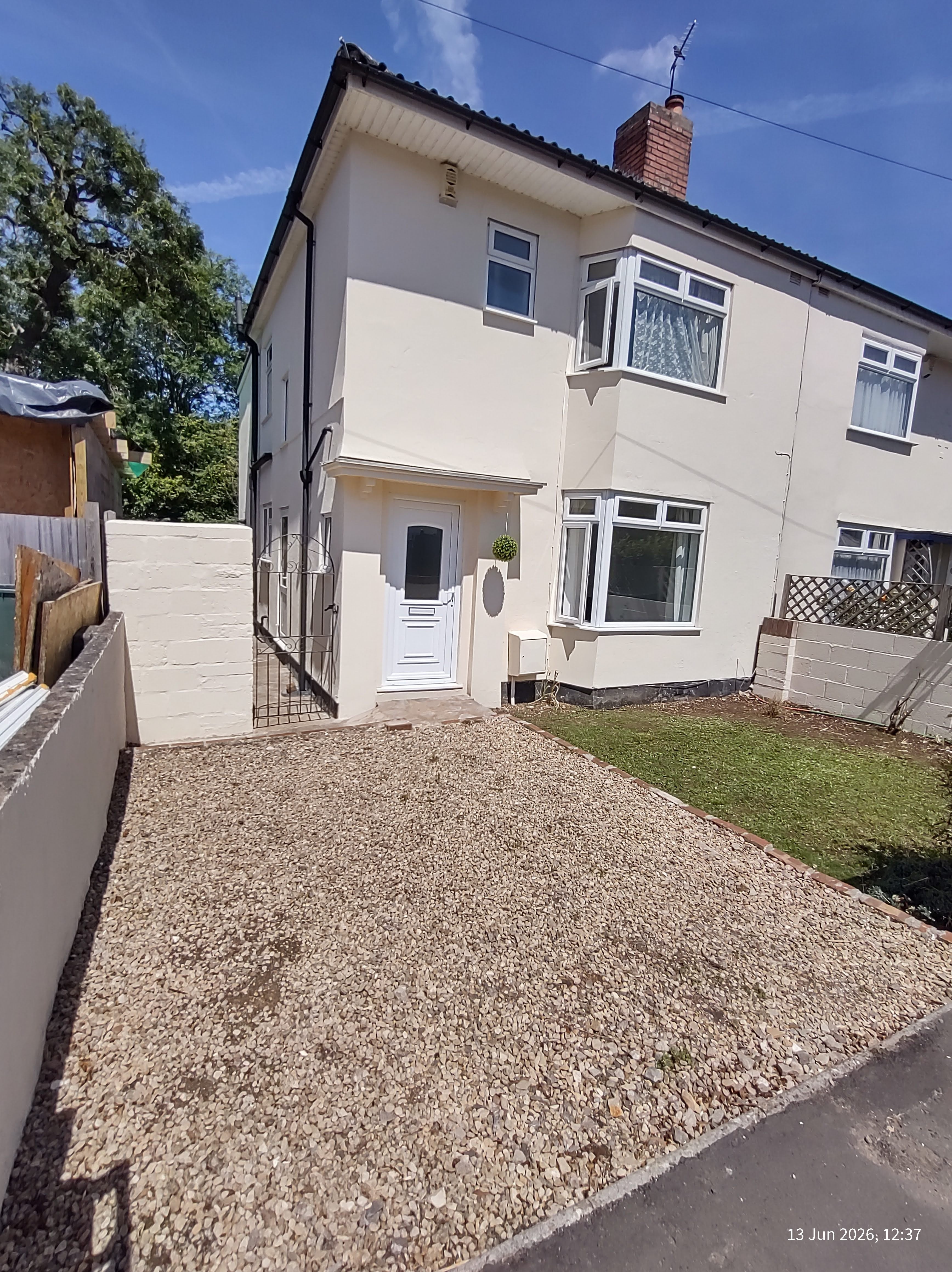 House Lakewood Crescent in Bristol