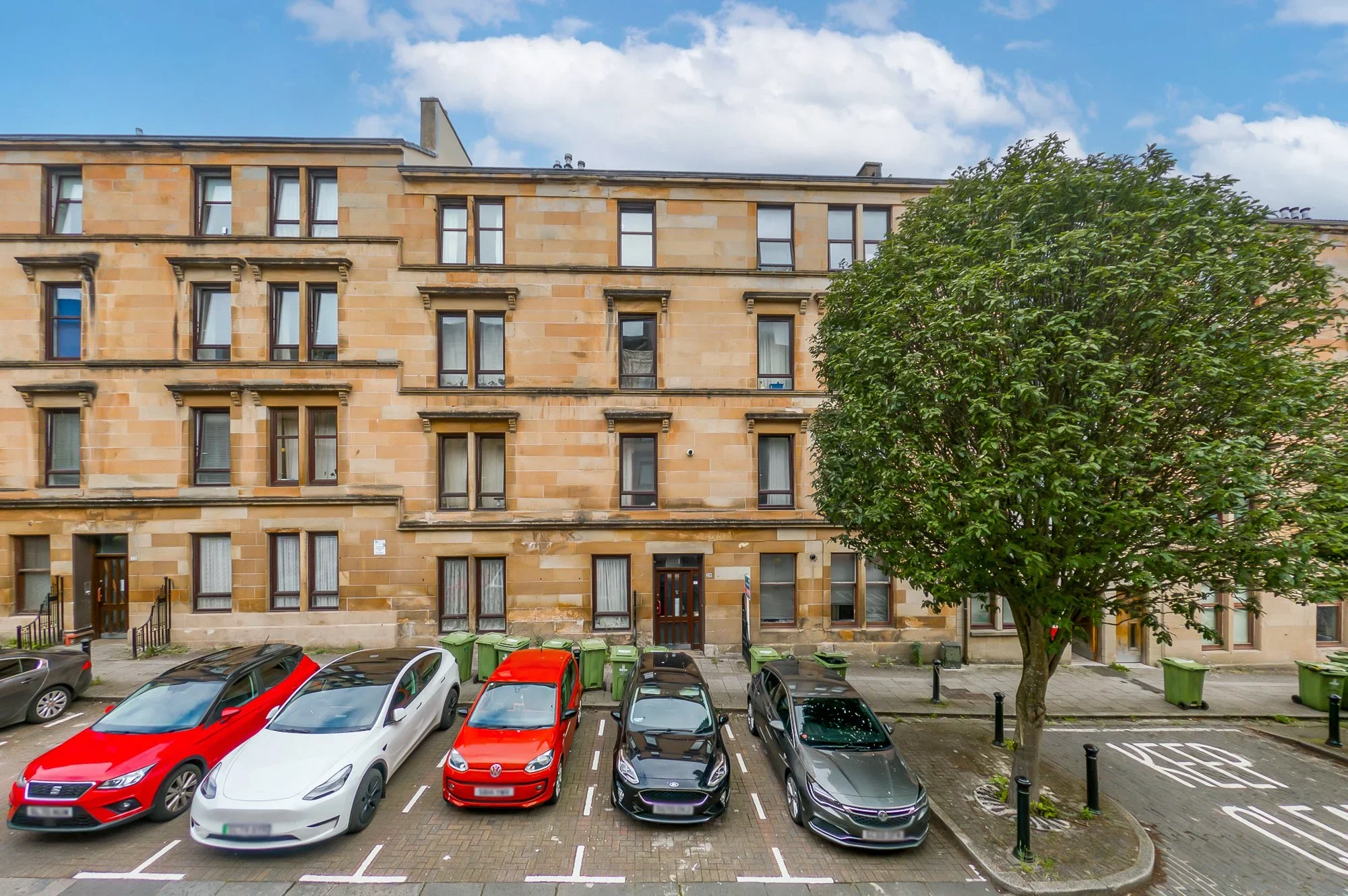 Flat Regent Moray Street in Glasgow