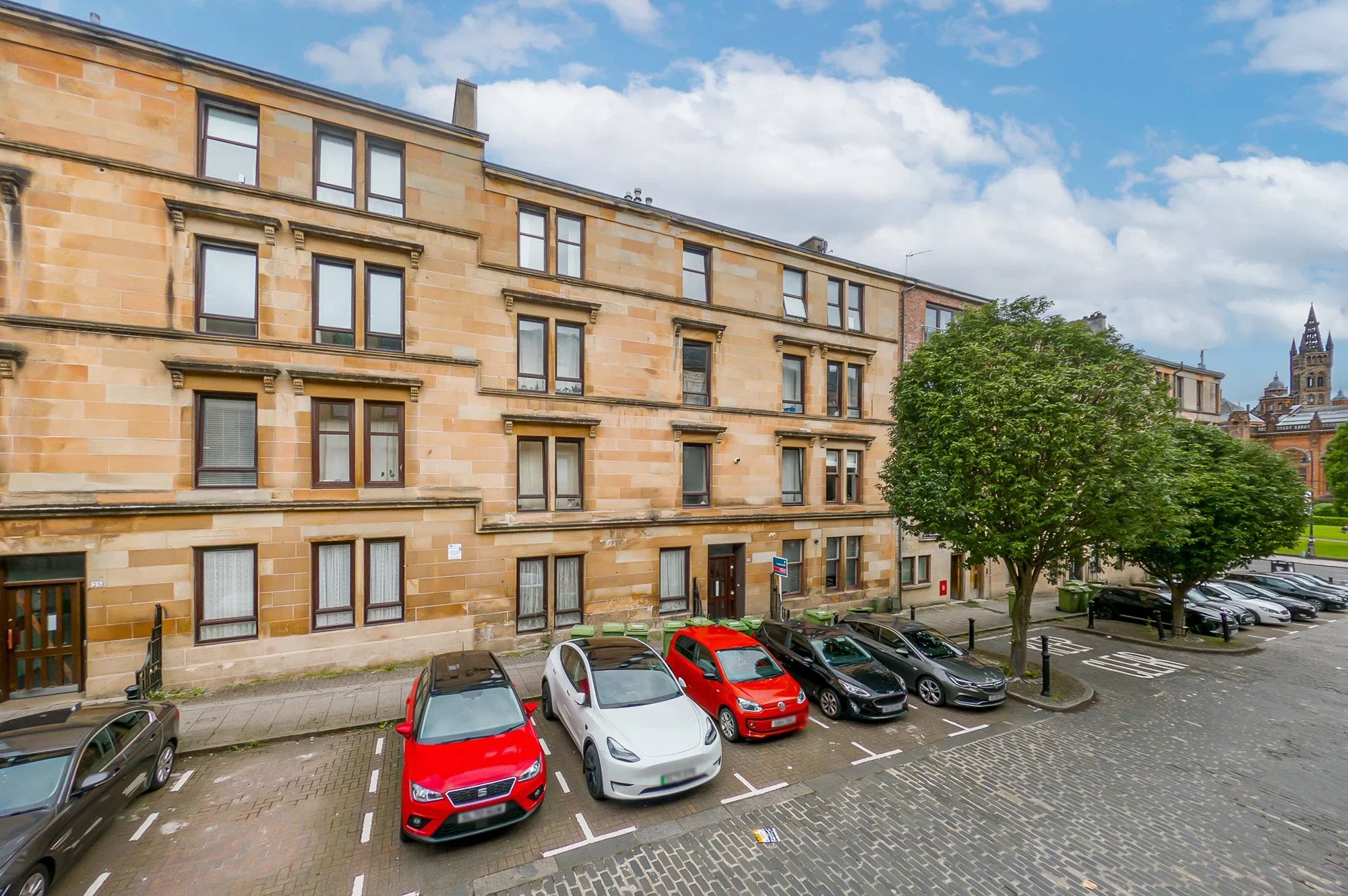 Flat Regent Moray Street in Glasgow