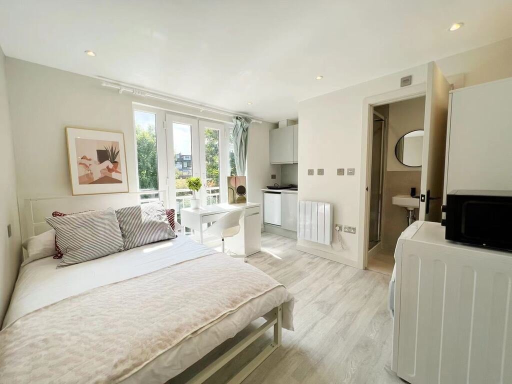 Flat Kennet Close in Greater London