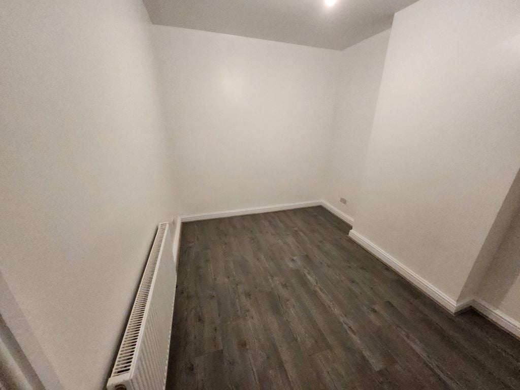 Flat Stockingstone Road in Luton