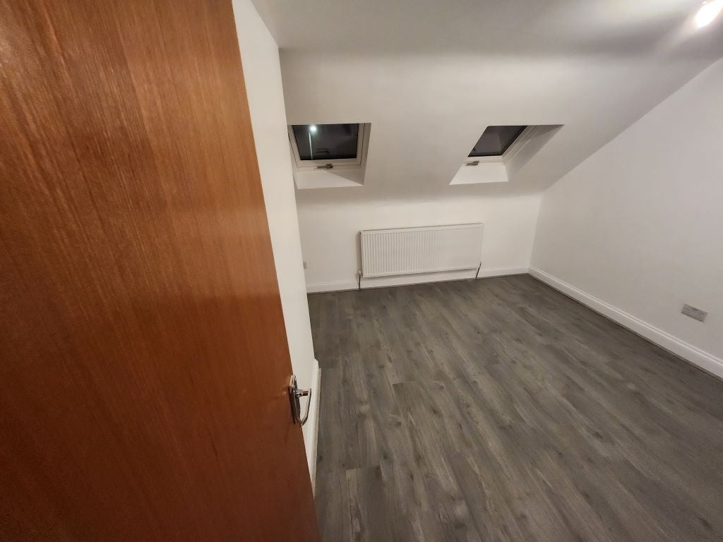 Flat Stockingstone Road in Luton