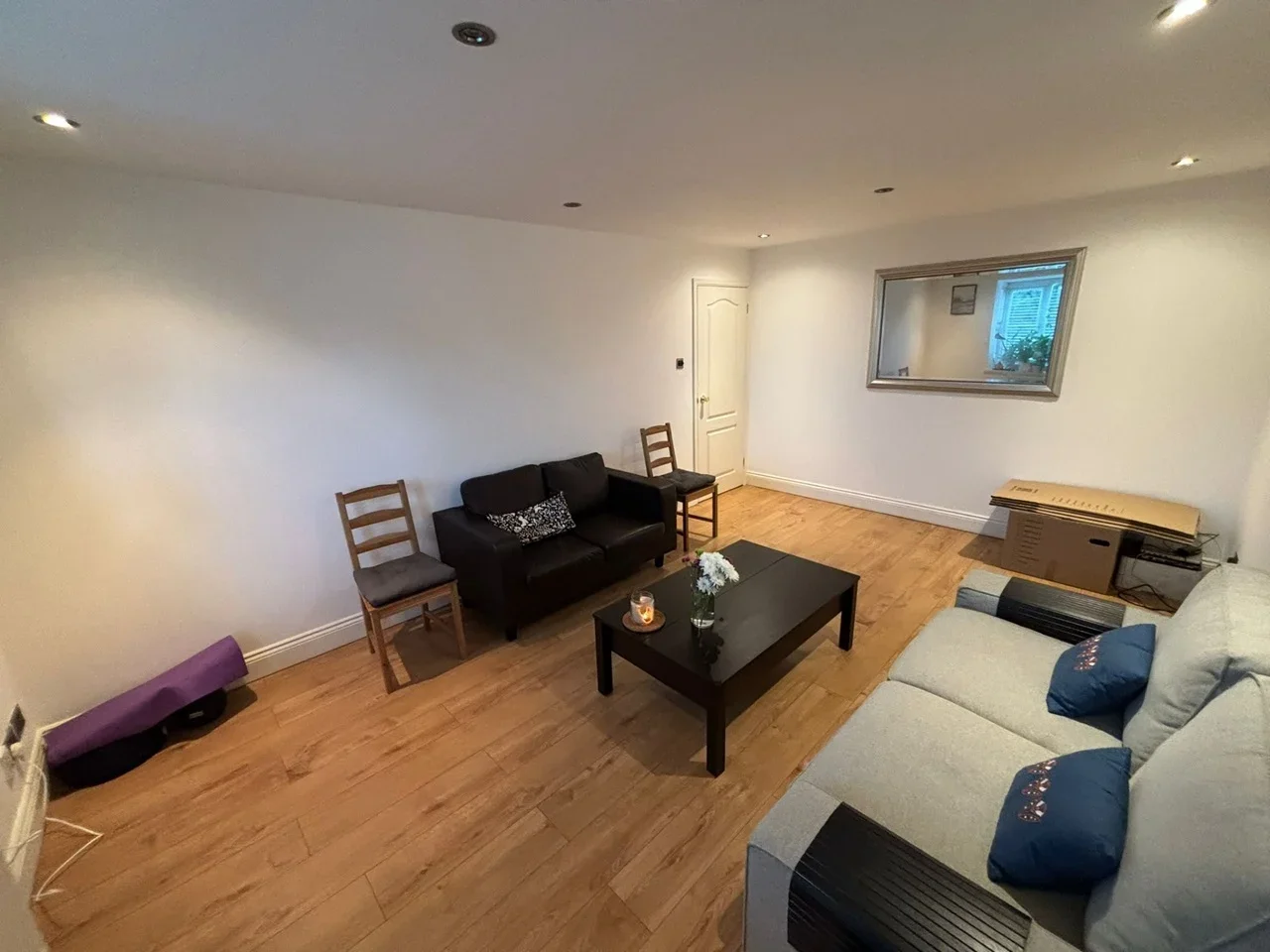 Flat Parkfield Avenue in Greater London