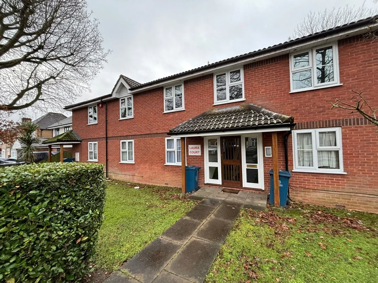 Flat Parkfield Avenue in Greater London