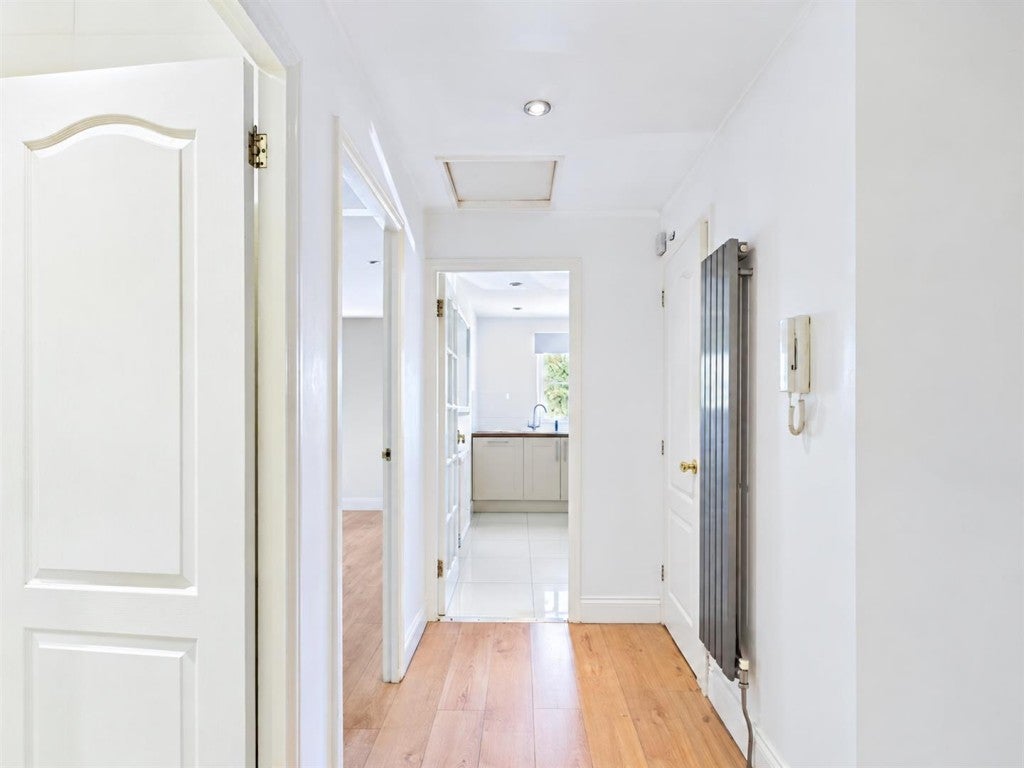 Flat Parkfield Avenue in Greater London