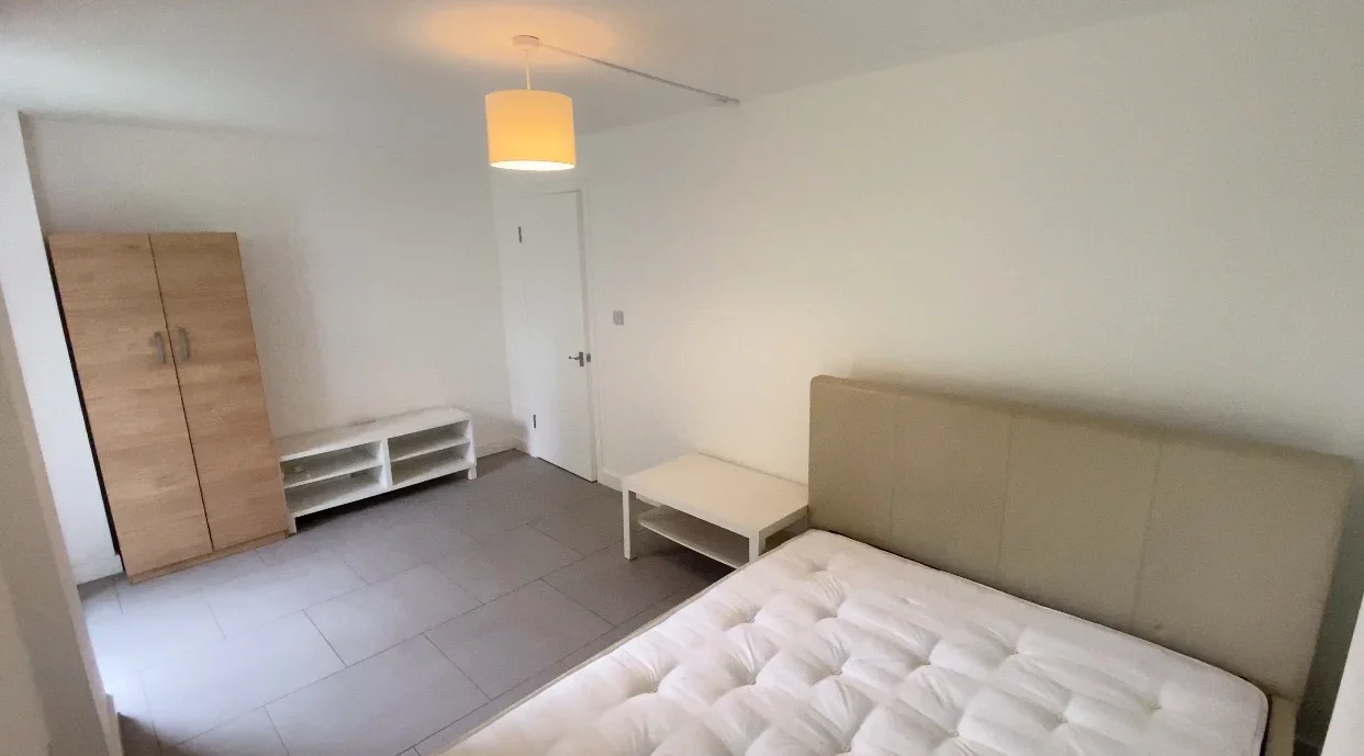 Room Motley Street in Greater London