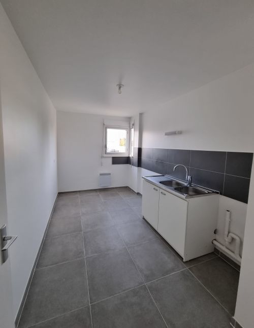 Flat Rue Pierre Clostermann in Le Chesnay-Rocquencourt