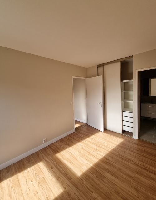 Flat Rue Pierre Clostermann in Le Chesnay-Rocquencourt