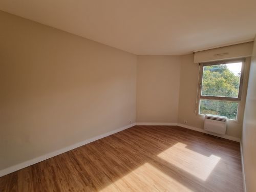 Flat Rue Pierre Clostermann in Le Chesnay-Rocquencourt