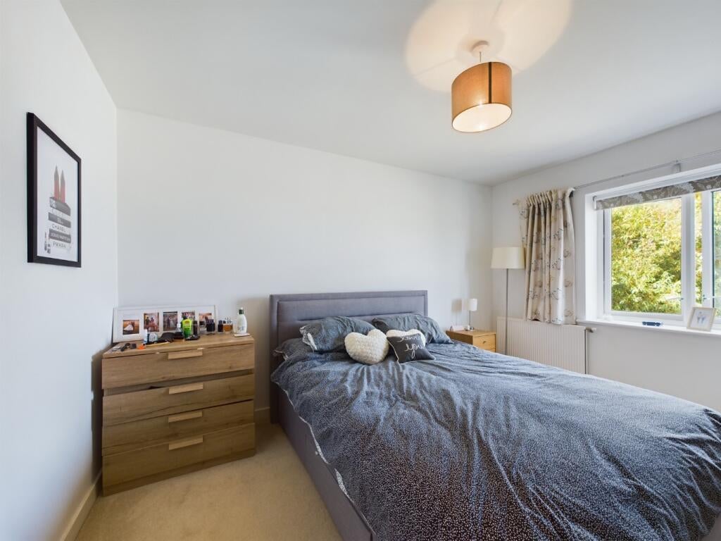 Flat Brooks Mews in Aylesbury