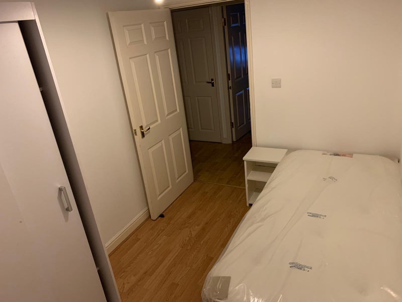 Room Nelson Mandela Road in Greater London