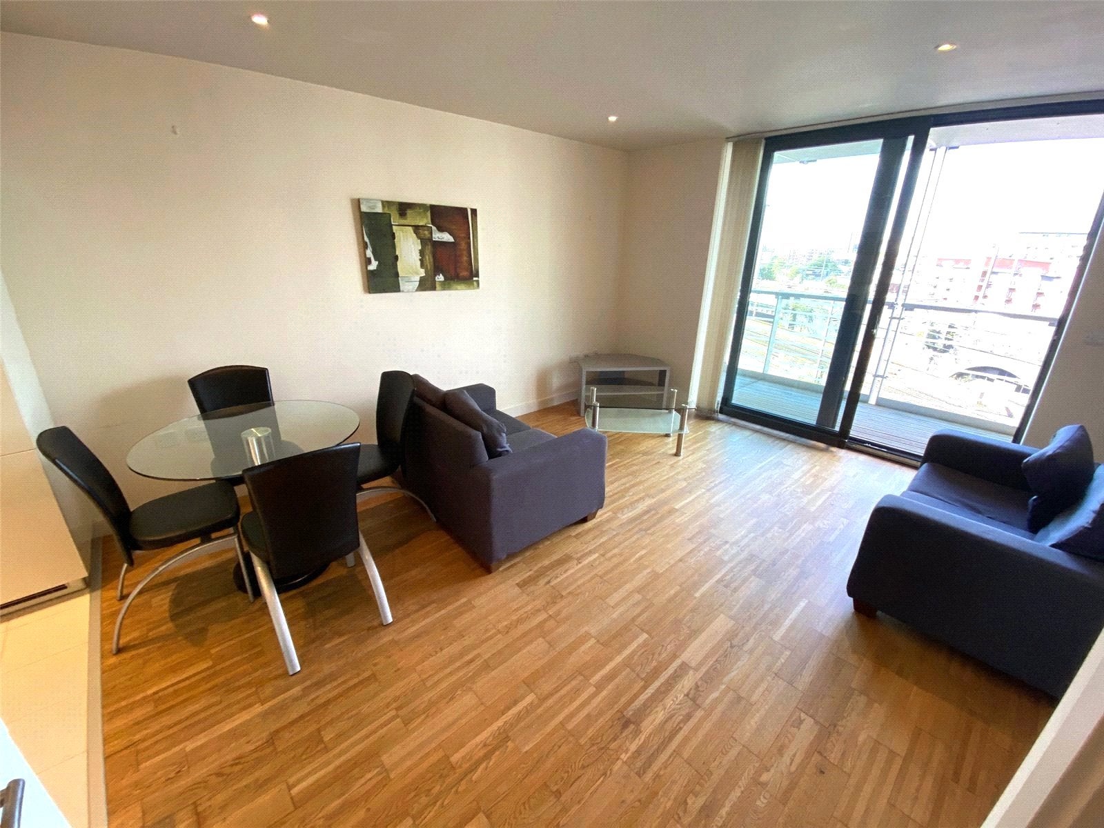 Flat Kelso Place in Manchester