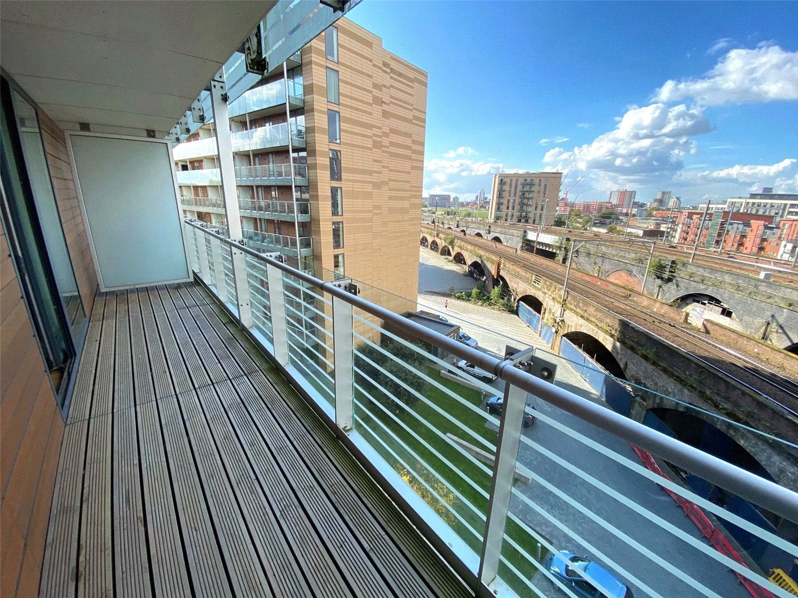 Flat Kelso Place in Manchester