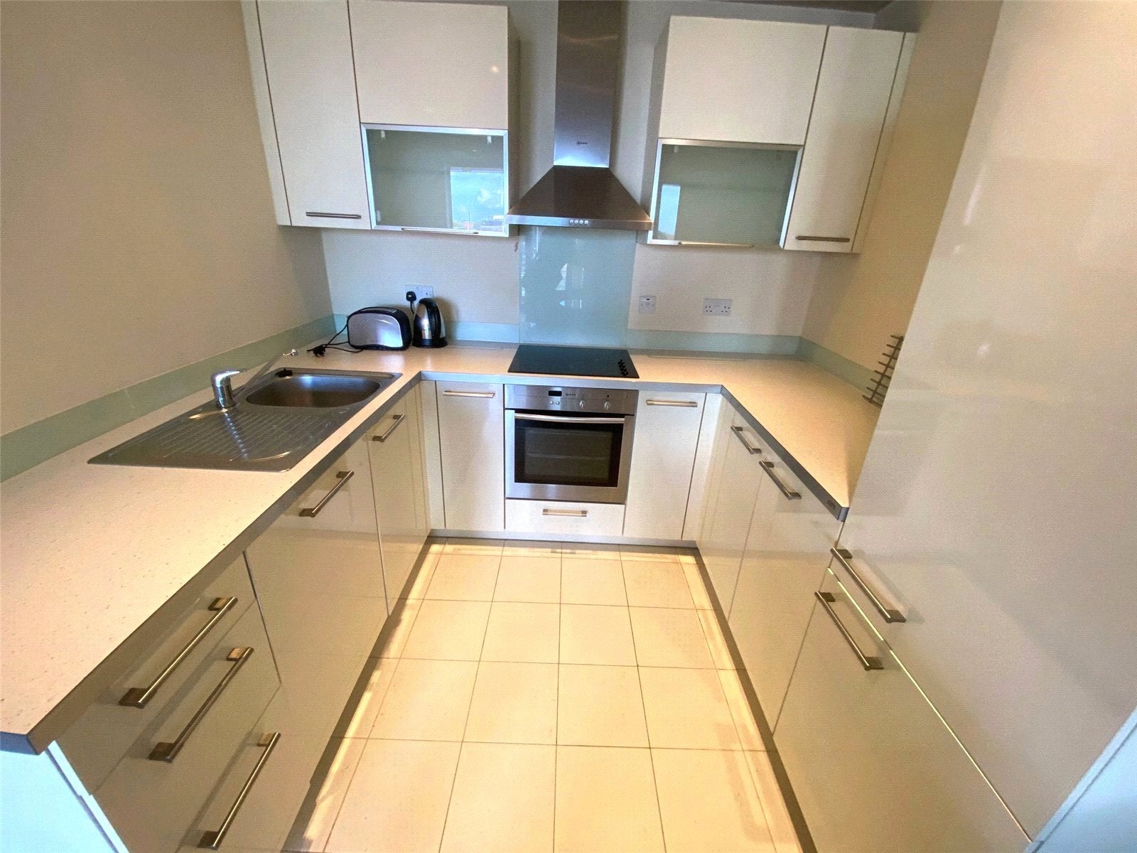 Flat Kelso Place in Manchester