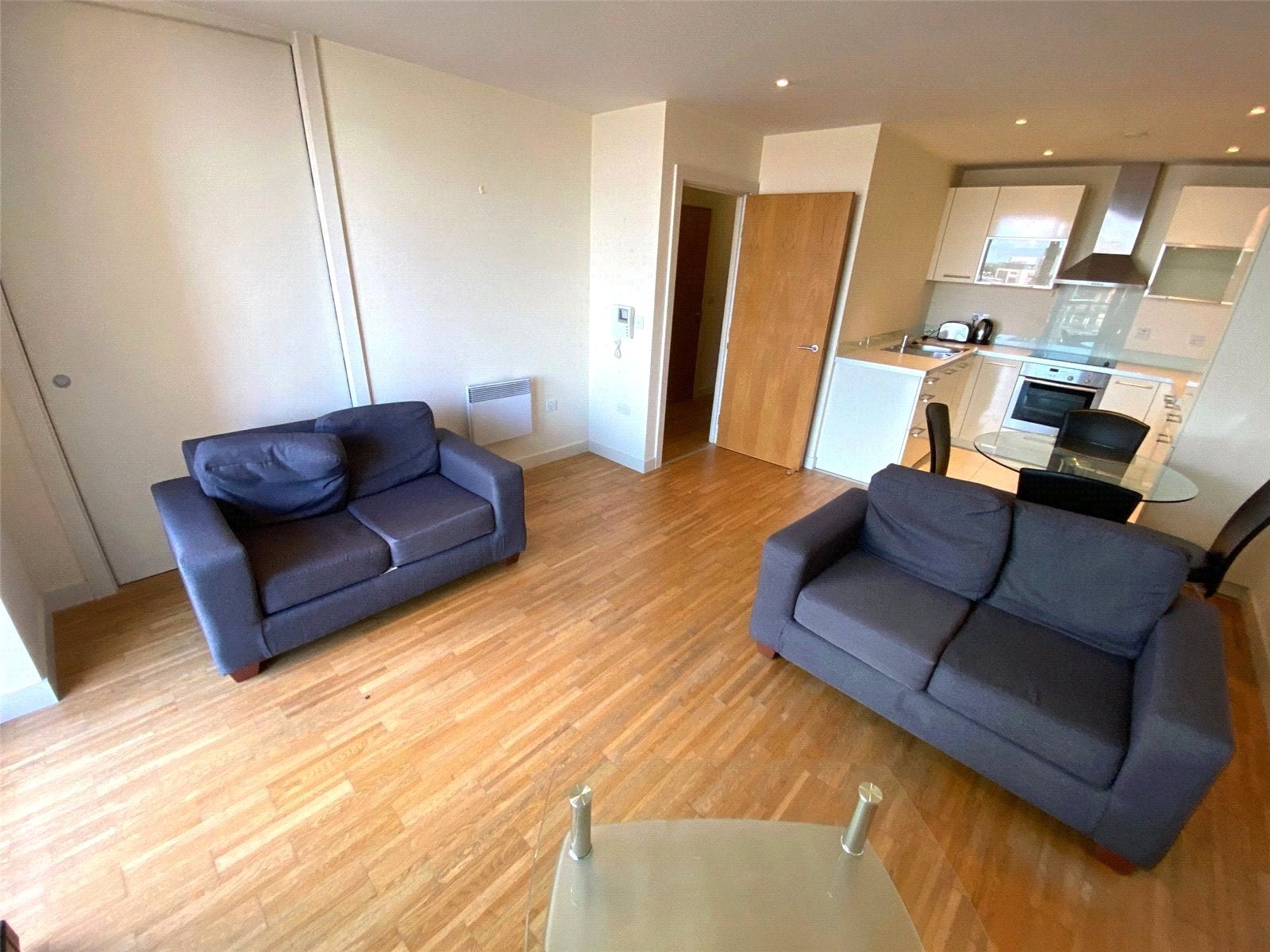Flat Kelso Place in Manchester