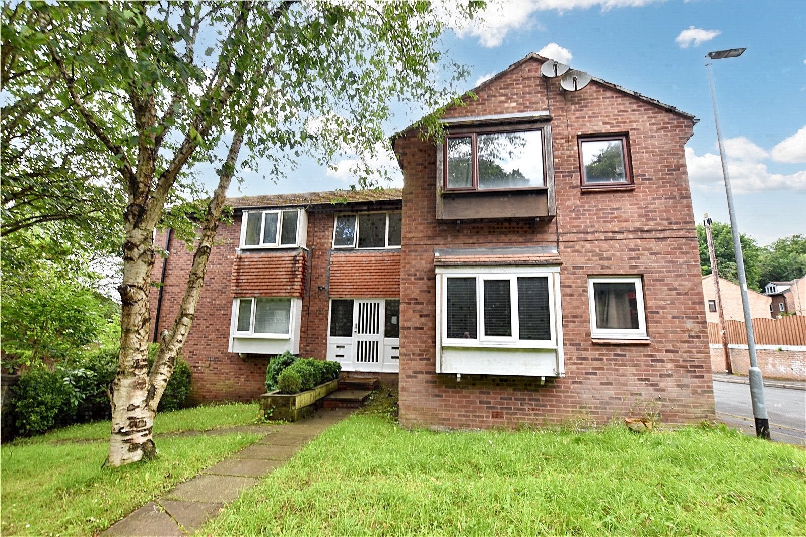 Flat Walesby Court in Leeds
