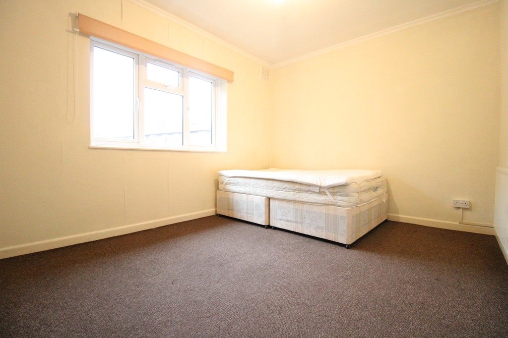Flat Haberdasher Street in Greater London